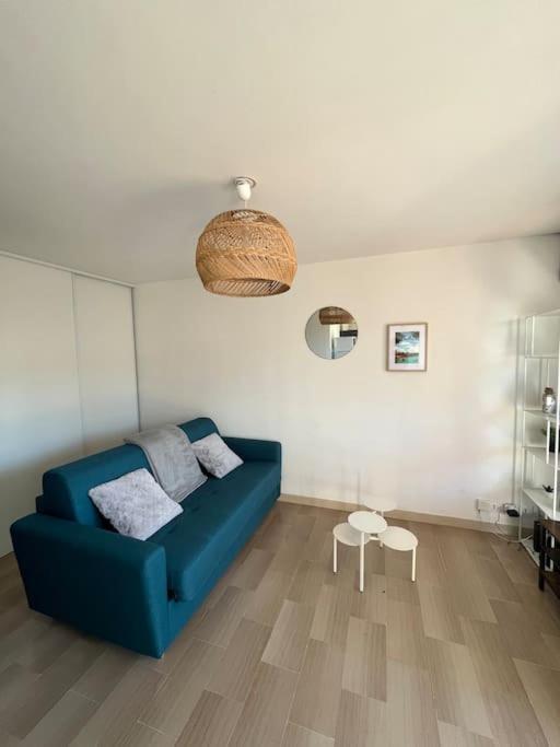 Lumineux, Terrasse, Piscine Proche Plages