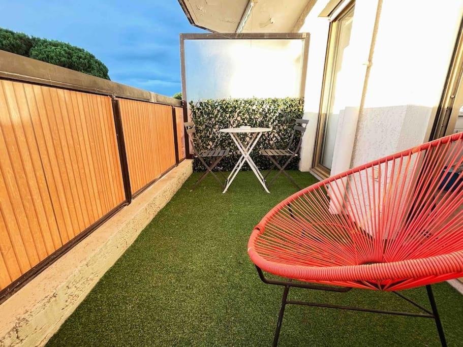 Lumineux, Terrasse, Piscine Proche Plages Appartement *